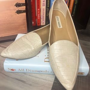 Steve Madden Pointer Flats size 8.5
